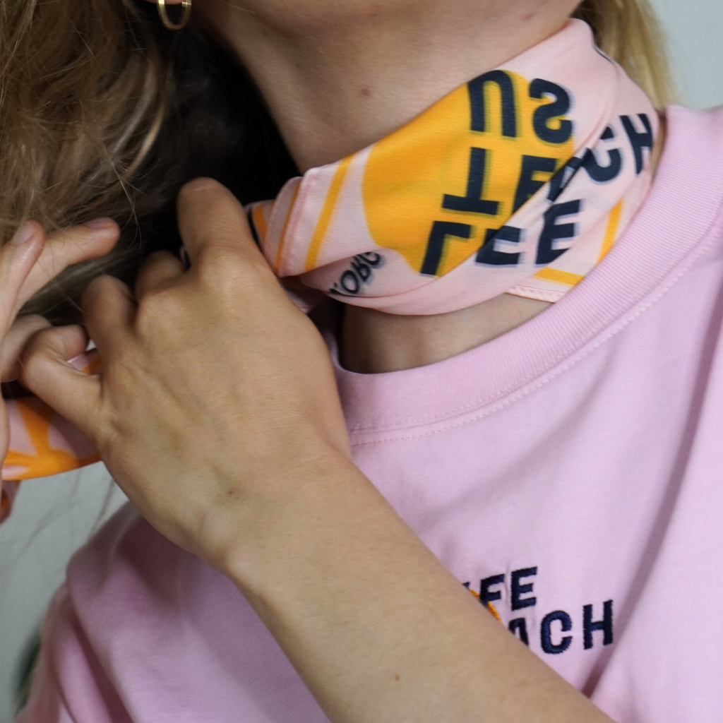 KEINEAUSFALLSTUNDEN Cap mit Tuch Kombination